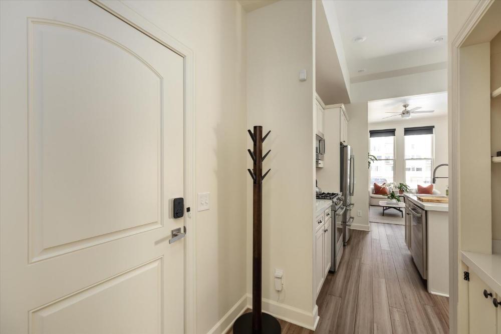 The Lumber Baron's Mansion: 2 King Suites, 2.5BA + Gym